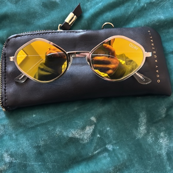 Quay x Kylie collab sunglasses - Picture 6 of 6